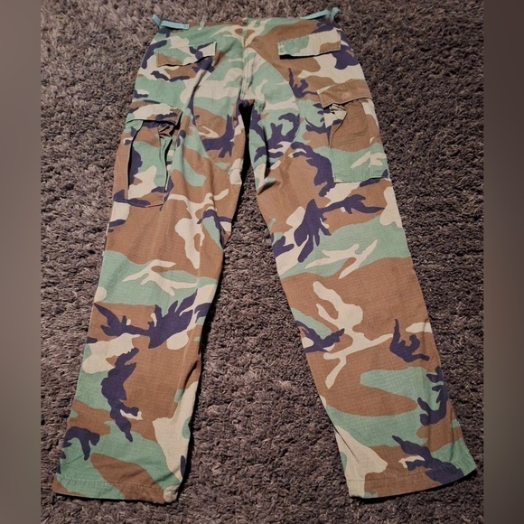 U.S. Military Pant Camouflage Men's Medium Long
Waist 31 to 35 inches Inseam 32 - Picture 2 of 8